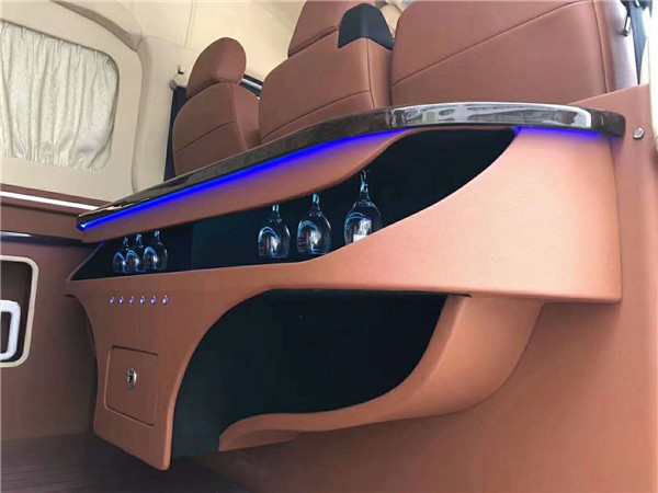 大通V80商務(wù)車內(nèi)飾改裝
