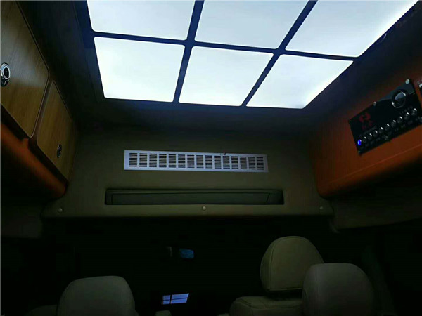 房車銷售－新全順汽油版，九龍考斯特自動擋
