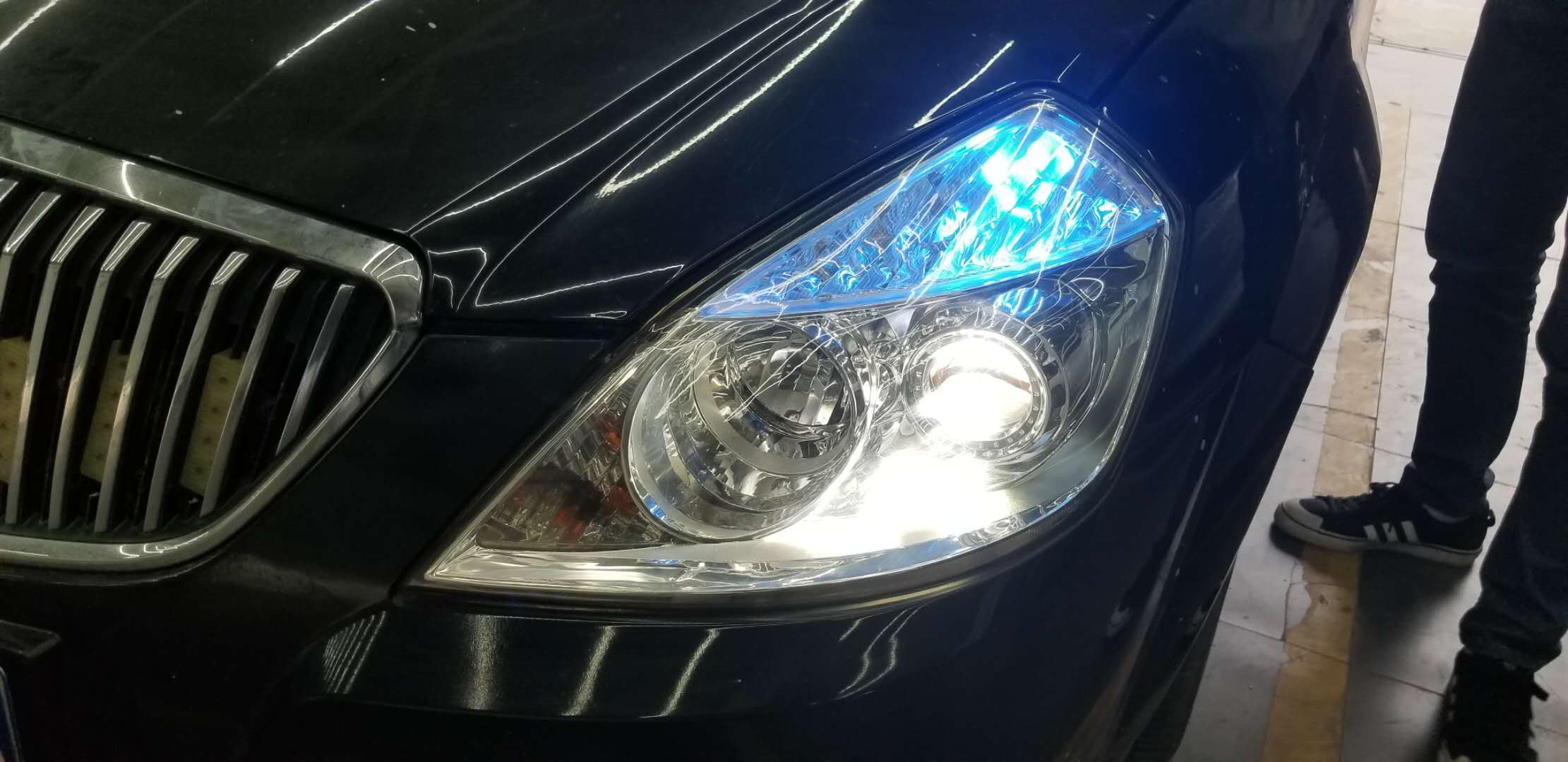 別克凱越升級(jí)大燈總成新鄉(xiāng)探路者改燈專業(yè)汽車燈光升級(jí)