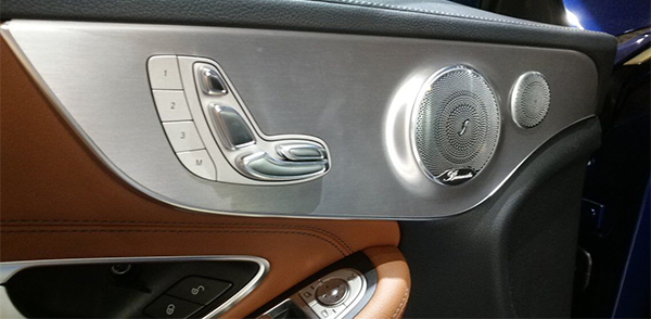 當(dāng)豪車(chē)“炸”起來(lái)就是爽，重慶奔馳汽車(chē)音響改裝