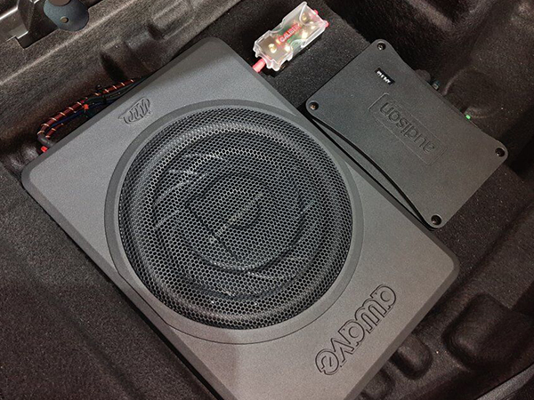 當(dāng)豪車(chē)“炸”起來(lái)就是爽，重慶奔馳汽車(chē)音響改裝