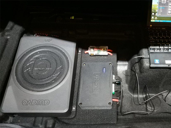 當(dāng)豪車(chē)“炸”起來(lái)就是爽，重慶奔馳汽車(chē)音響改裝