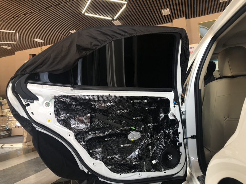 汕頭星悅汽車(chē)音響豐田皇冠升級(jí)隔音降噪音響改裝FOCAL法國(guó)勁浪亞麻盆PS165套餐用好音質(zhì)重新詮釋生活6366元