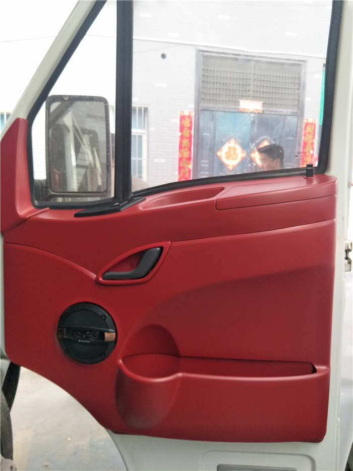 西安依維柯改裝、商務(wù)車(chē)內(nèi)飾定制改裝電動(dòng)座椅、汽車(chē)木地板改裝！