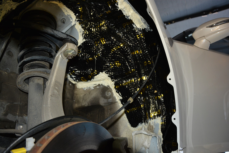 唐山豐田皇冠汽車隔音降噪改裝 創(chuàng)造寧靜車生活