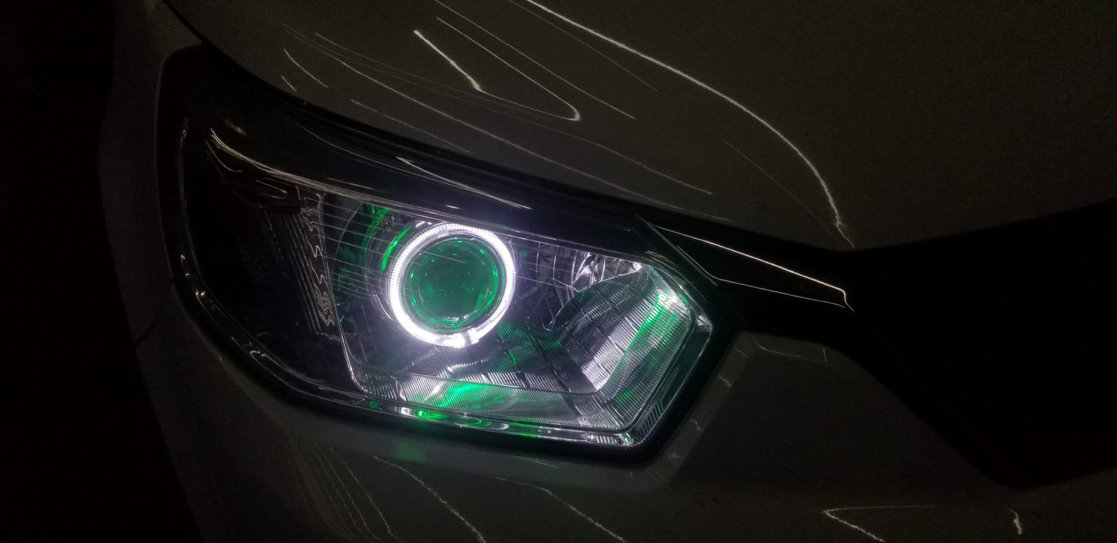 啟晨R50改裝氙氣大燈新鄉(xiāng)探路者改燈專業(yè)汽車燈光升級