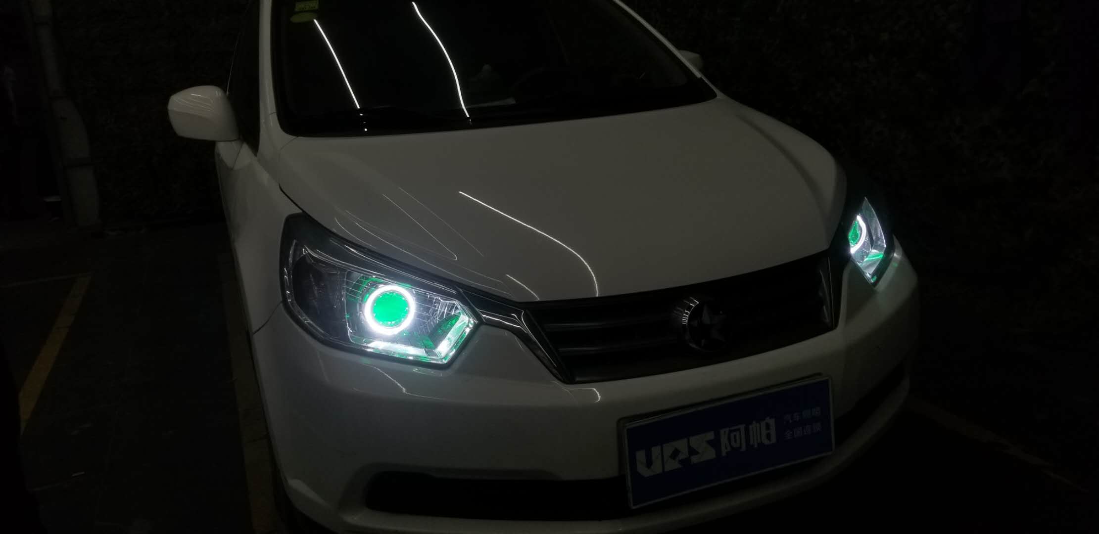 啟晨R50改裝氙氣大燈新鄉(xiāng)探路者改燈專業(yè)汽車燈光升級