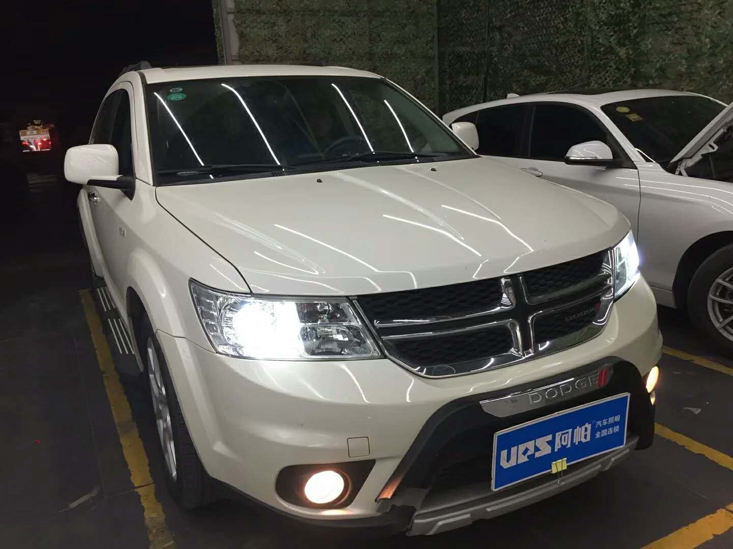酷威改裝LED大燈氙氣燈新鄉(xiāng)探路者改燈專業(yè)解決燈光不亮問題