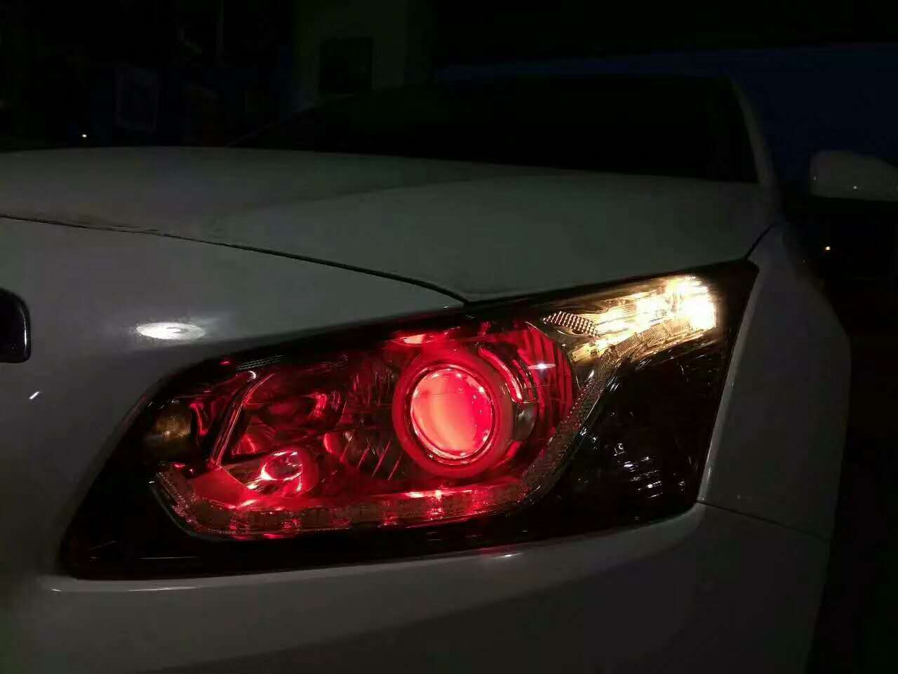 科鲁兹升级双光透镜加装红色恶魔眼新乡探路者改灯专业解决汽车灯光问题