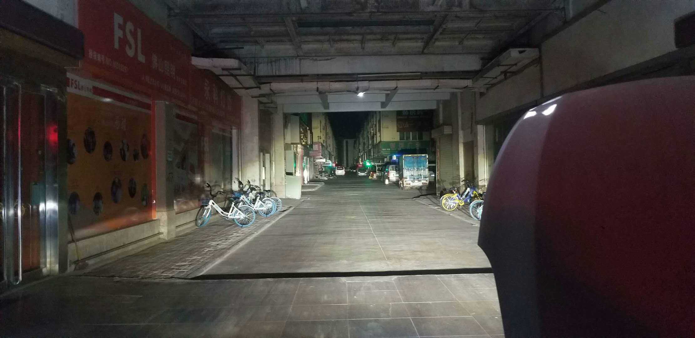 科魯茲升級(jí)雙光透鏡加裝紅色惡魔眼新鄉(xiāng)探路者改燈專業(yè)解決汽車燈光問題