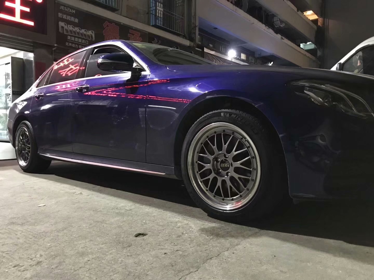 奔馳E ，換BBS LM 完工 ！