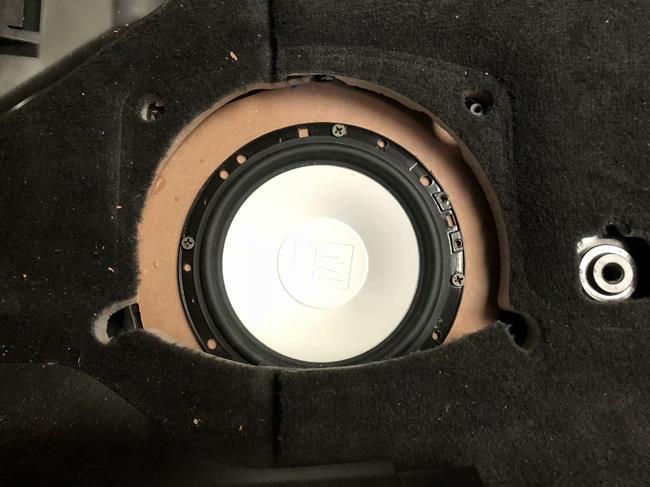 欣賞秋天的韻律，上海寶馬汽車改裝曼斯特MS白盆喇叭