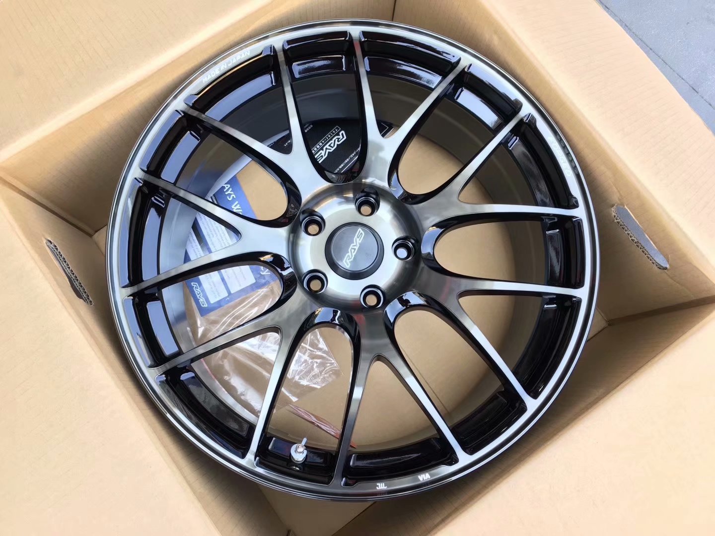 雷克薩斯，換 RAYS G27 KK色 完工！