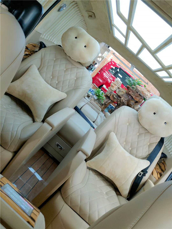 奔馳小商務(wù)車內(nèi)飾改裝