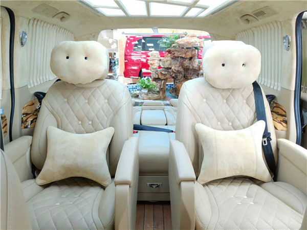 奔馳小商務(wù)車內(nèi)飾改裝