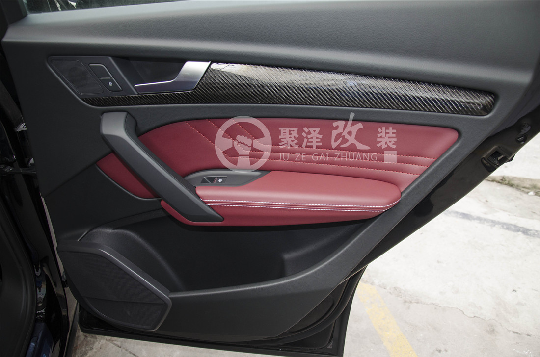 奧迪Q5L內(nèi)飾改裝