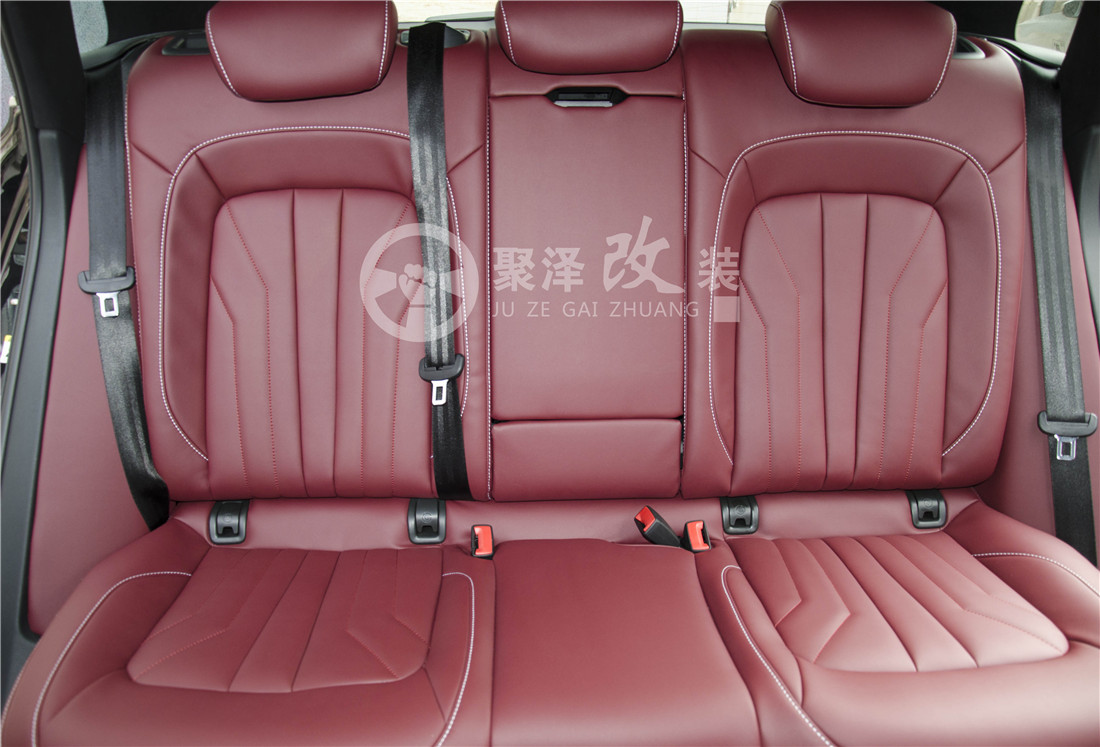 奧迪Q5L內(nèi)飾改裝