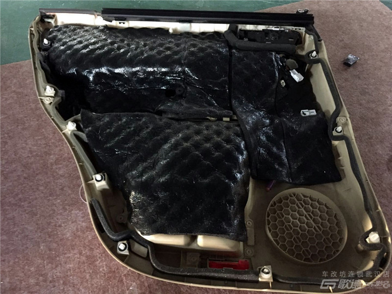 汽車隔音降噪方案 武漢豐田霸道門板/翼子板隔音案例