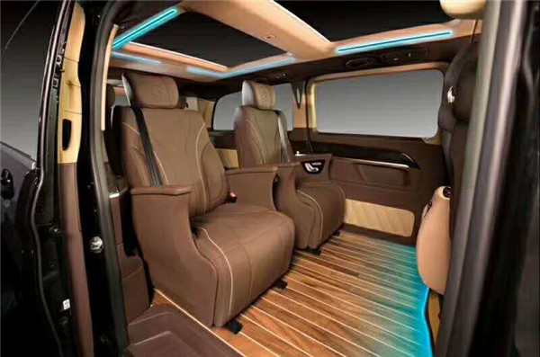 尊貴身份的象征－奔馳商務(wù)車