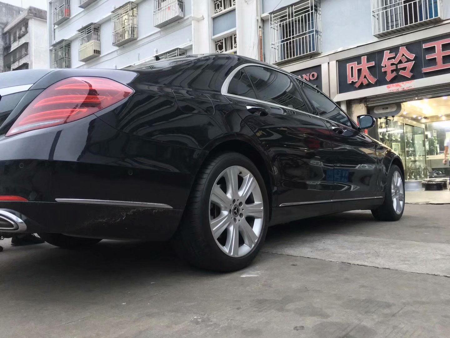 奔馳，換 原裝 19寸 完 工！