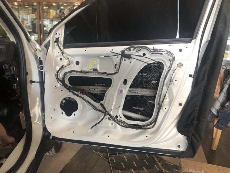 全車(chē)隔音需要多少錢(qián)?什么隔音材料好?汕頭星悅汽車(chē)音響隔音改裝本田繽智汽車(chē)全車(chē)山水隔音降噪，噪音不再！