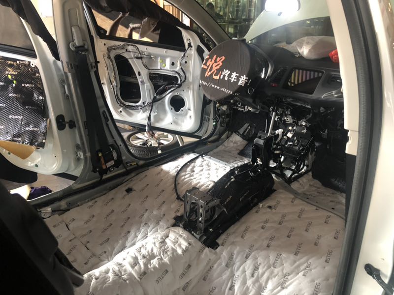 全車(chē)隔音需要多少錢(qián)?什么隔音材料好?汕頭星悅汽車(chē)音響隔音改裝本田繽智汽車(chē)全車(chē)山水隔音降噪，噪音不再！