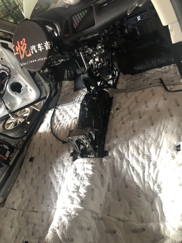 全車(chē)隔音需要多少錢(qián)?什么隔音材料好?汕頭星悅汽車(chē)音響隔音改裝本田繽智汽車(chē)全車(chē)山水隔音降噪，噪音不再！