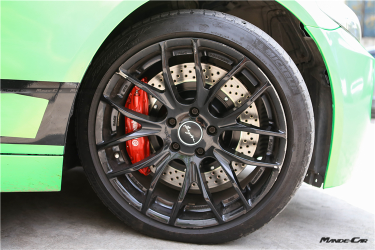 寶馬5系F18改裝Brembo前剎車卡鉗