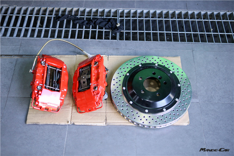寶馬5系F18改裝Brembo前剎車卡鉗