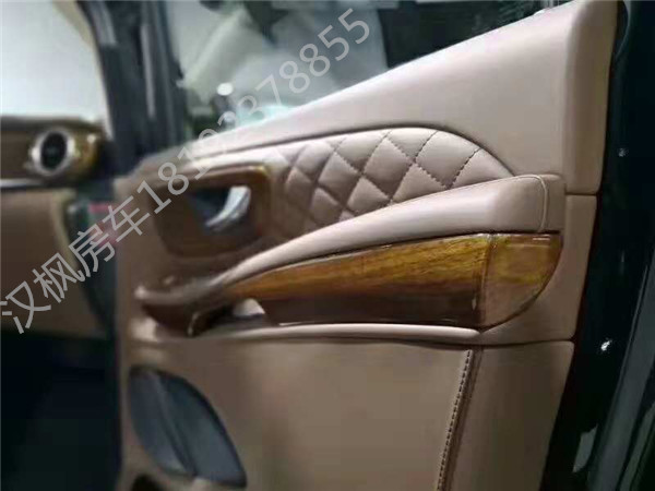 奔馳V250邁巴赫版