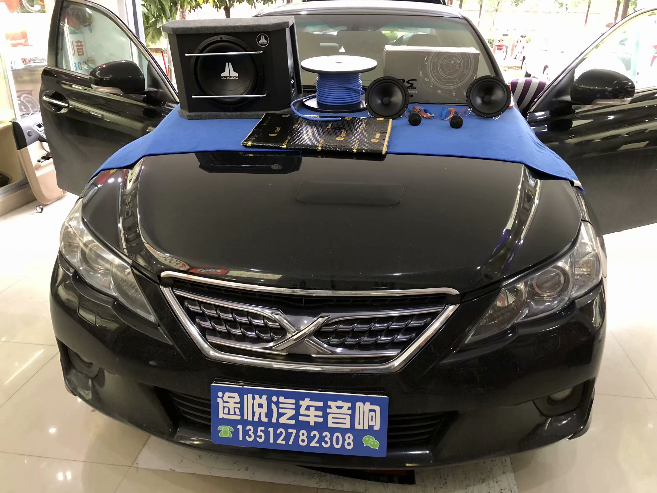 南寧豐田銳志音響改裝德國RS 節(jié)奏喇叭+捷力低音+中道隔音