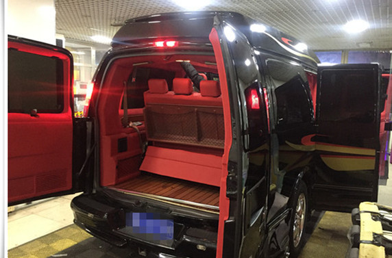 GMC商務(wù)車(chē)內(nèi)飾改裝