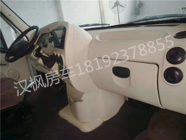 依維柯軍車內(nèi)飾改裝