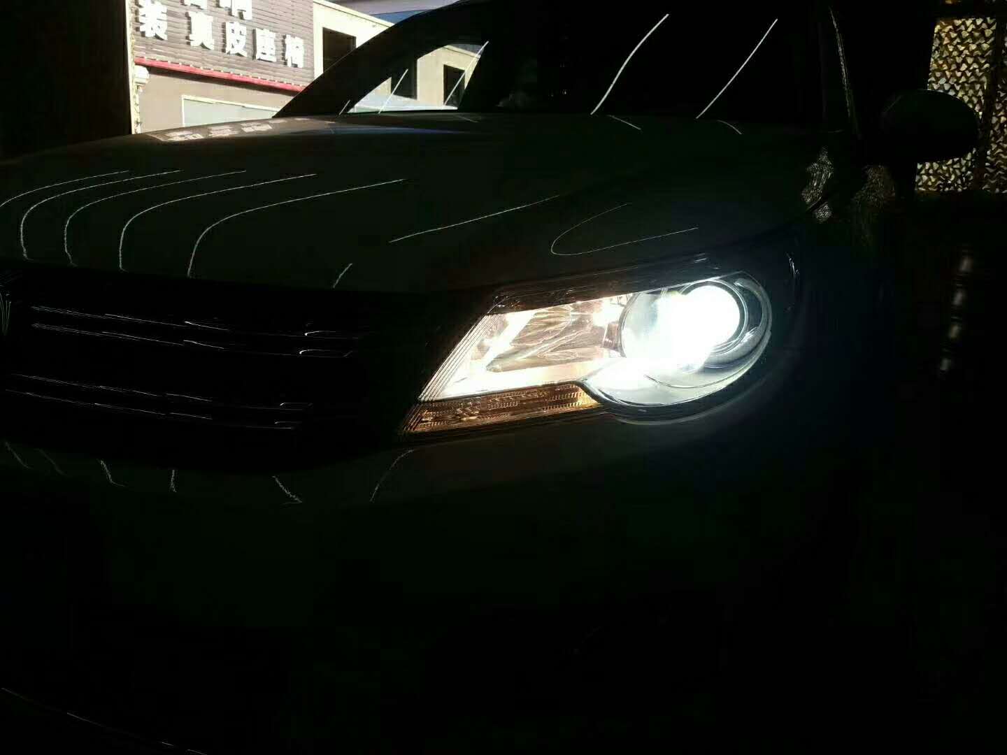 新鄉(xiāng)途觀改裝氙氣燈LED燈探路者改燈專業(yè)汽車燈光升級