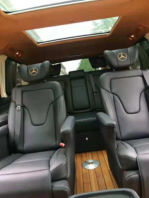 奔馳V250天窗版商務(wù)車內(nèi)飾改裝