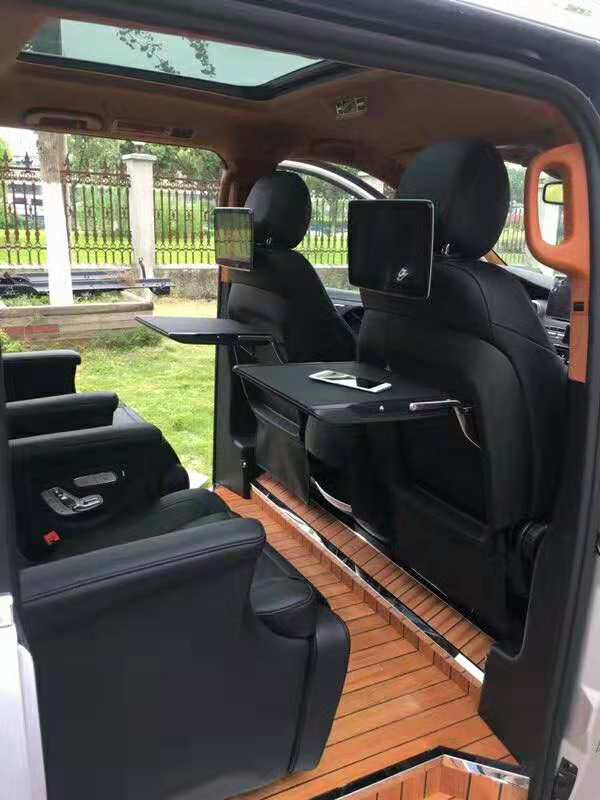 奔馳V250天窗版商務(wù)車內(nèi)飾改裝