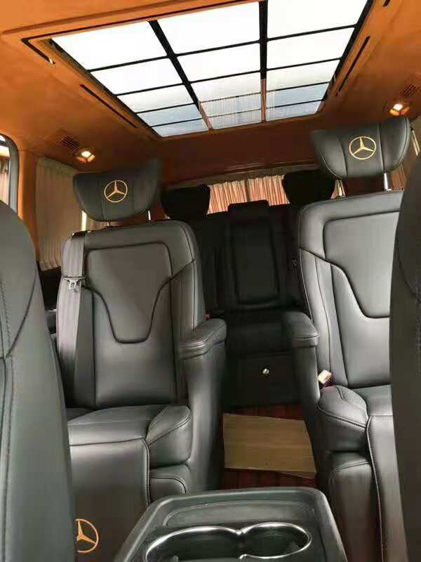 奔馳V250內(nèi)飾頂燈版商務(wù)車內(nèi)飾改裝