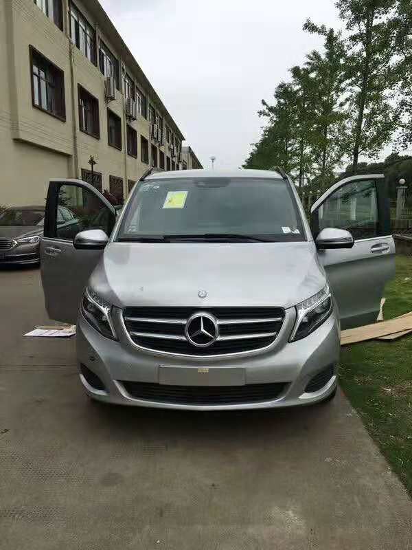 奔馳V250內(nèi)飾頂燈版商務(wù)車內(nèi)飾改裝