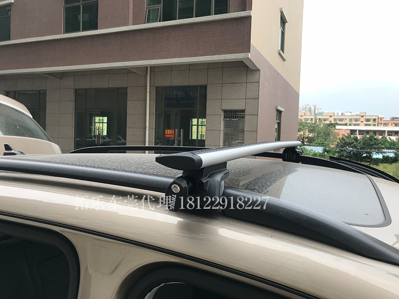 大眾途銳拓樂(lè)757+96X翼型橫桿行李架安裝實(shí)拍