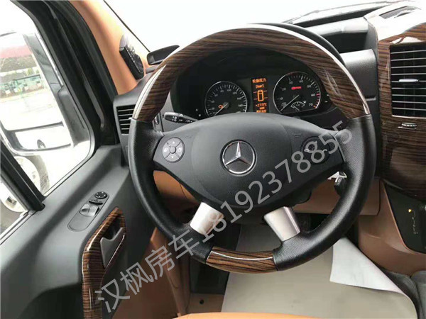 奔馳斯賓特商務(wù)車內(nèi)飾改裝