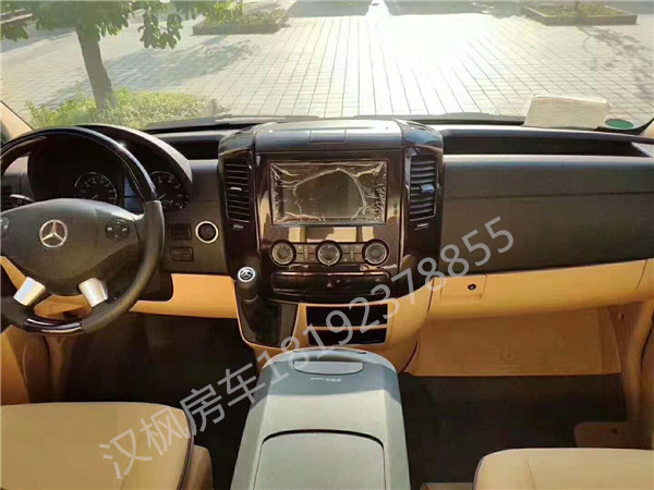 奔馳斯賓特商務(wù)車內(nèi)飾改裝