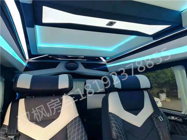 奔馳商務(wù)車內(nèi)飾改裝