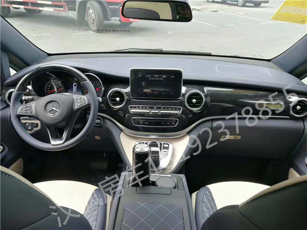 奔馳商務(wù)車內(nèi)飾改裝