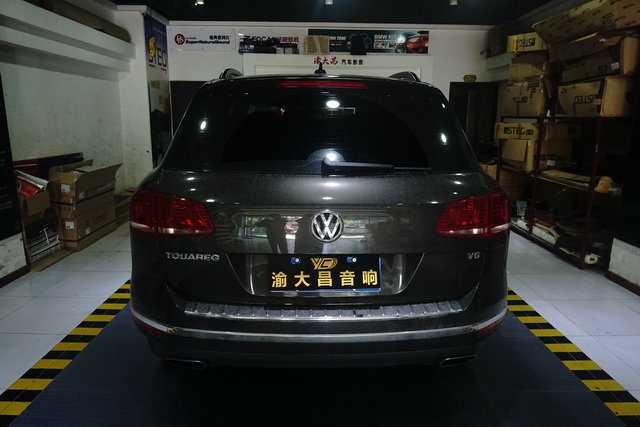 重慶渝大昌大眾途銳汽車音響改裝德國(guó)零點(diǎn)和瑞典卓美三分頻+全車隔音安博士藍(lán)鉆降噪