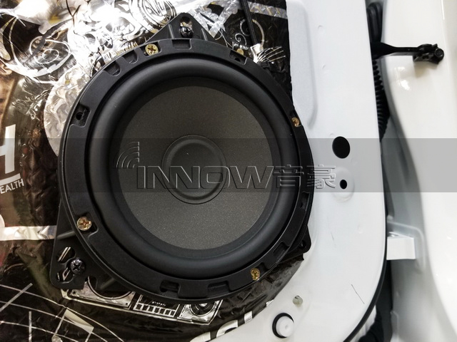 黃浦汽車音響改裝 上海音豪名爵MG6改裝德國(guó)FLUX NEO 260 兩分頻