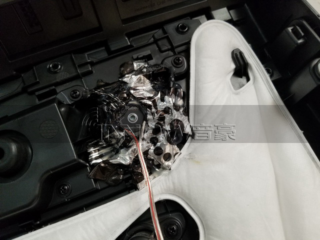 黃浦汽車音響改裝 上海音豪名爵MG6改裝德國(guó)FLUX NEO 260 兩分頻