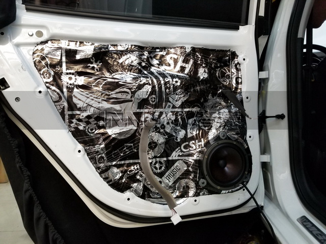 黃浦汽車音響改裝 上海音豪名爵MG6改裝德國(guó)FLUX NEO 260 兩分頻