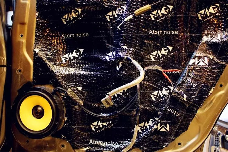 本地專業(yè)汽車音響改裝哪家好？東莞長安慧聲謳歌汽車音響改裝黃金聲學(xué)、美高隔音