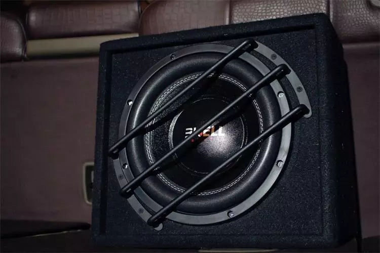 本地專業(yè)汽車音響改裝哪家好？東莞長安慧聲謳歌汽車音響改裝黃金聲學(xué)、美高隔音