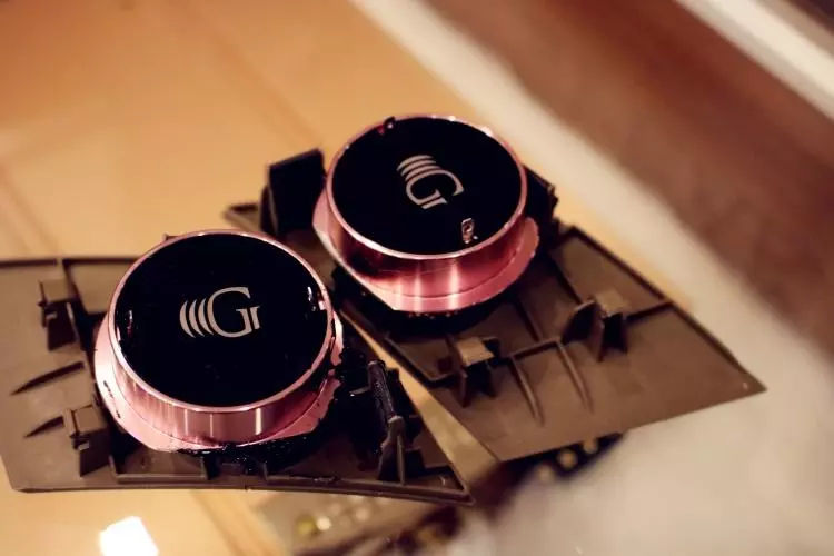 本地專業(yè)汽車音響改裝哪家好？東莞長安慧聲謳歌汽車音響改裝黃金聲學(xué)、美高隔音